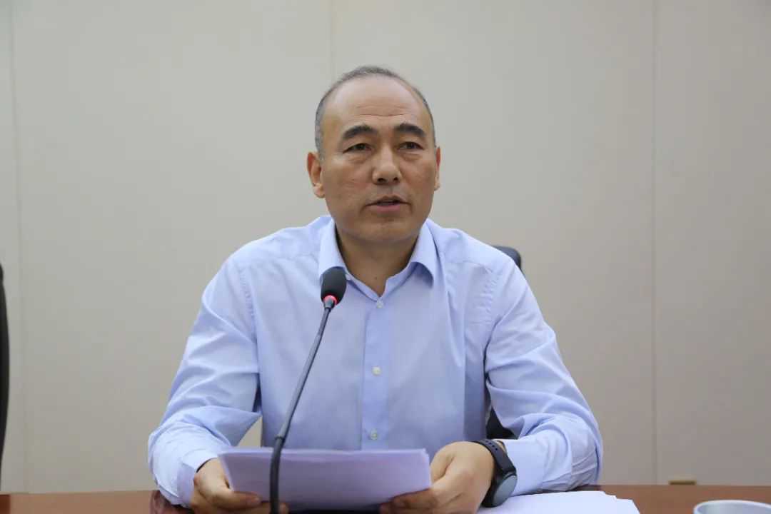家庭游戏助宝宝智力成长:轻松愉悦的亲子互动体验