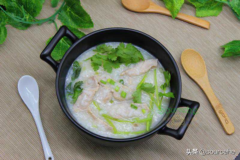 孩子跌倒时，迅速扶起比立即抱起更有效